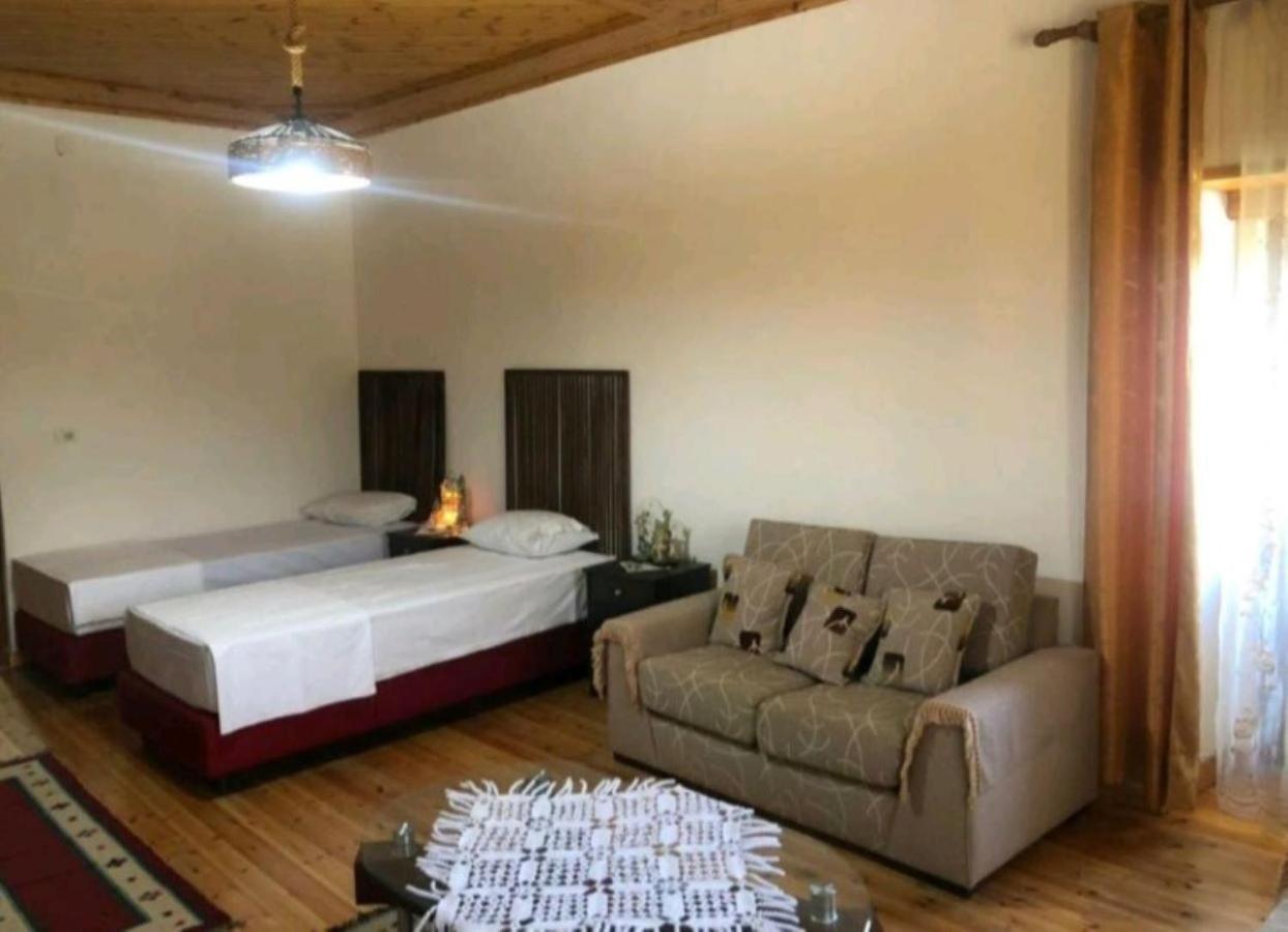 MiziriGuestHouse Gjirokastër Extérieur photo