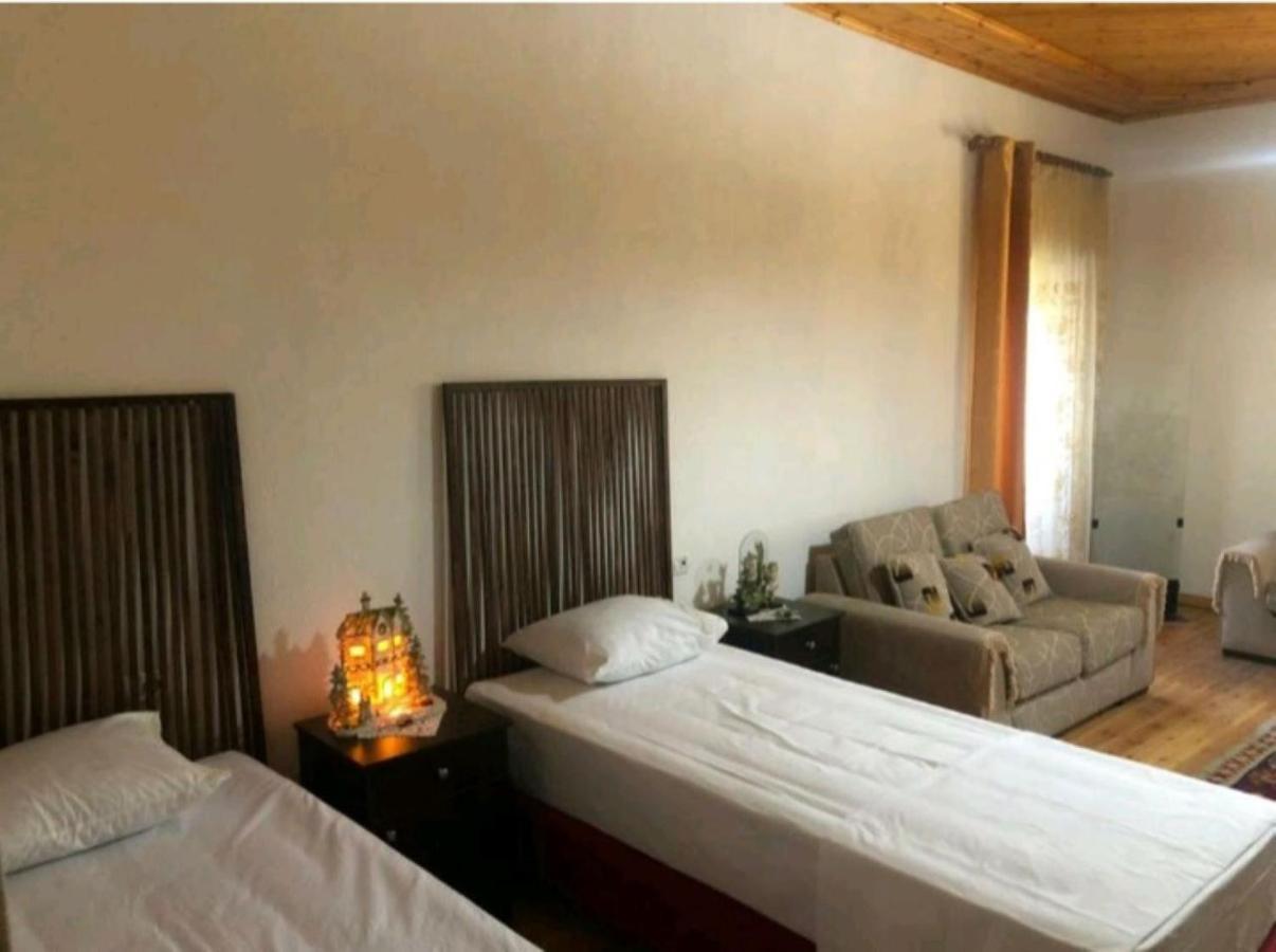MiziriGuestHouse Gjirokastër Extérieur photo