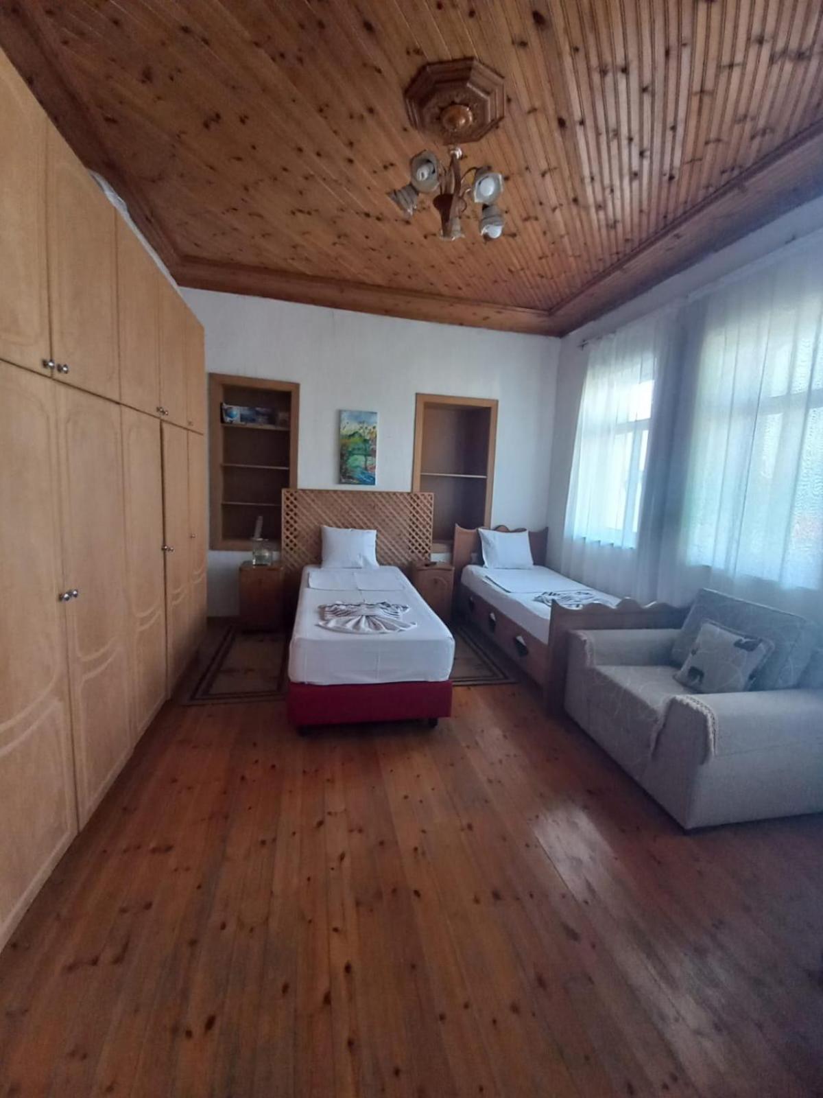 MiziriGuestHouse Gjirokastër Extérieur photo